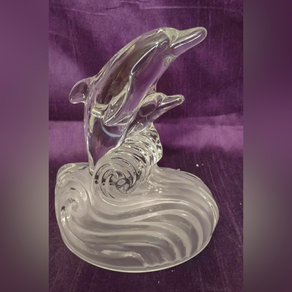 - - Accent glasses figurine dolphin mom and baby